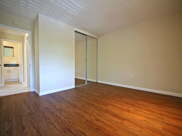 A SPACE FIT FOR A KING OR QUEEN | OAK MODEL | 2 BEDROOM, 1 BATH