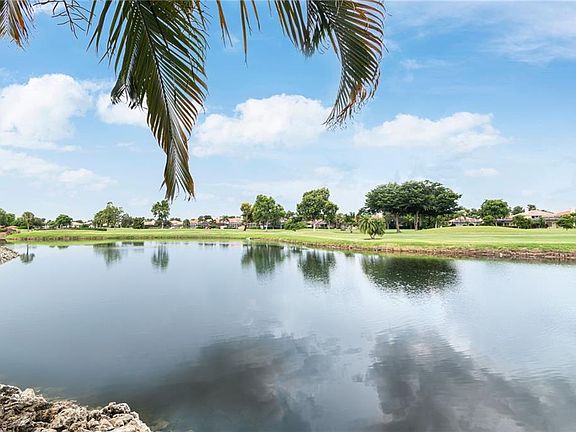 3rd image of 10352 Quail Crown Dr