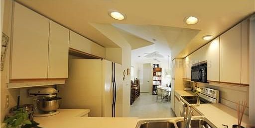 3rd image of 15845 Sanctuary Dr