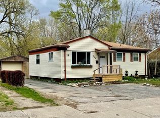 258 Voorheis St, Pontiac, MI 48341