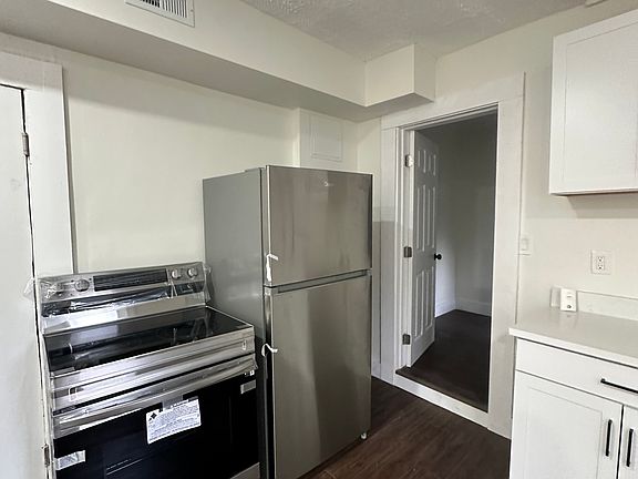 2nd image of 13464 Clifton Blvd #106