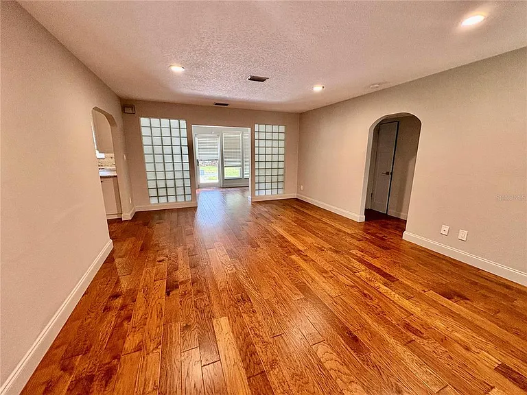 438 Lakeview Ave — Photo 7