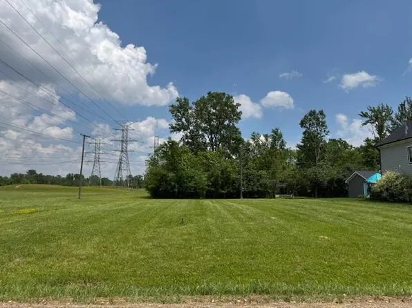 652 N Willard Rd, Canton, MI 48187