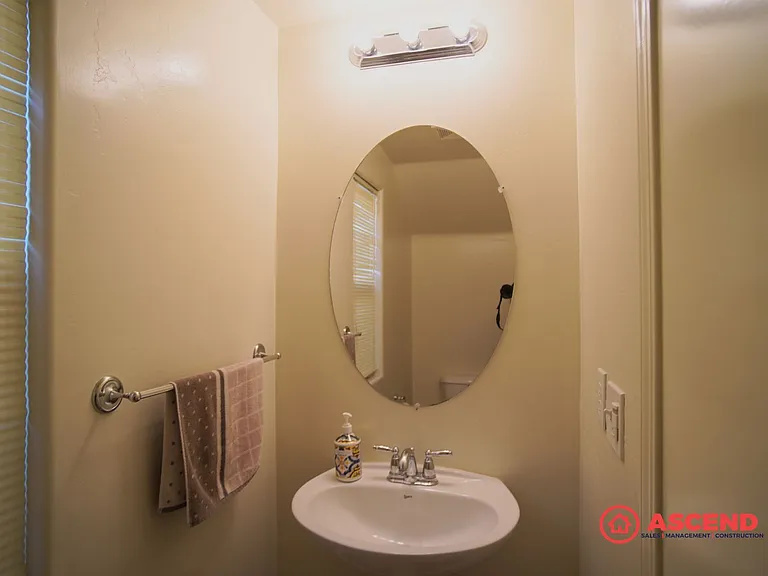 301 Alysheba Dr — Photo 6