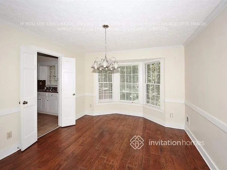 3884 Hunting Ridge Dr SW — Photo 4
