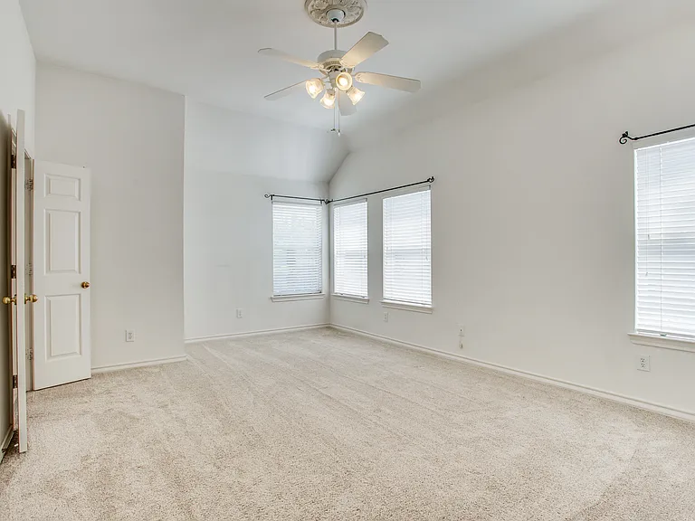 3021 Sawtooth Dr — Photo 7