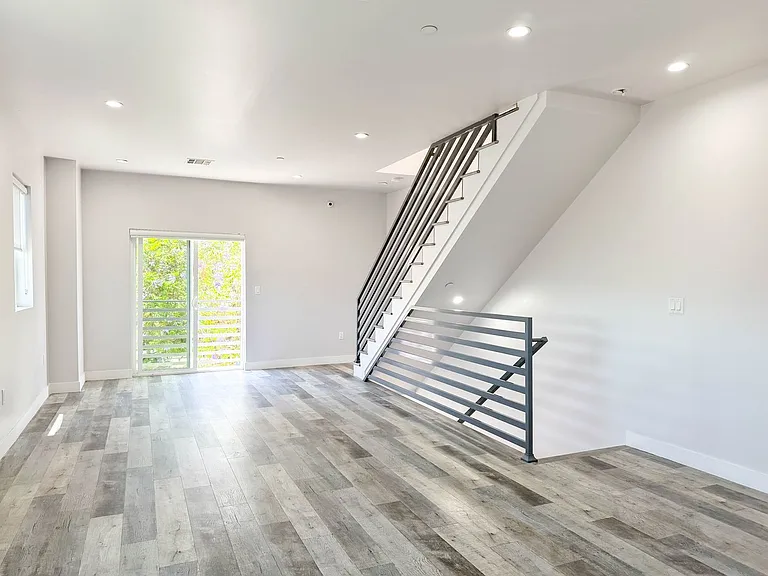 Case Townhomes — Photo 13
