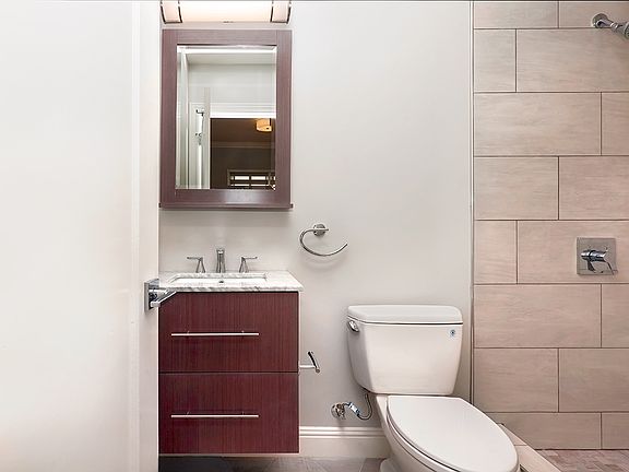 4th image of 3535 Fillmore St APT 201