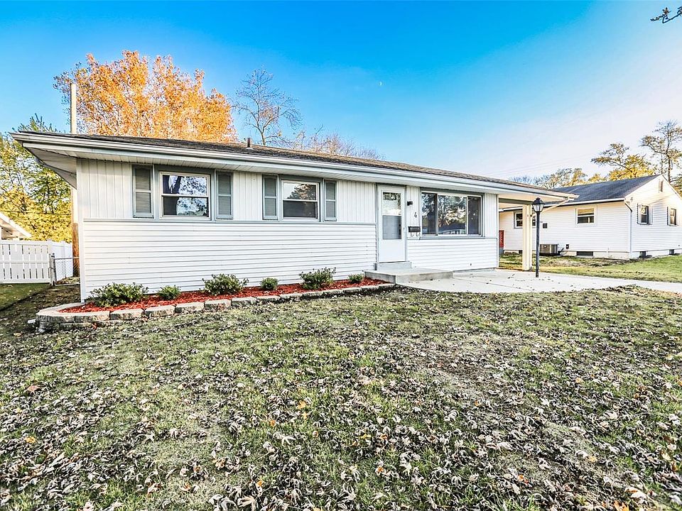 1st image of 4 Manor Dr