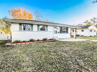 4 Manor Dr, Florissant, MO 63031