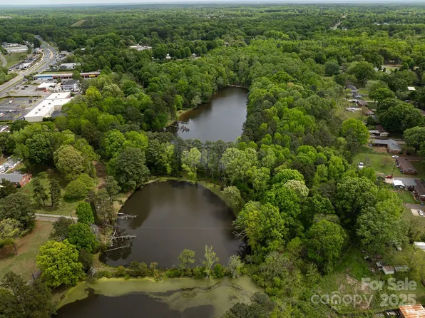 9836 Albemarle Rd, Charlotte, NC 28227