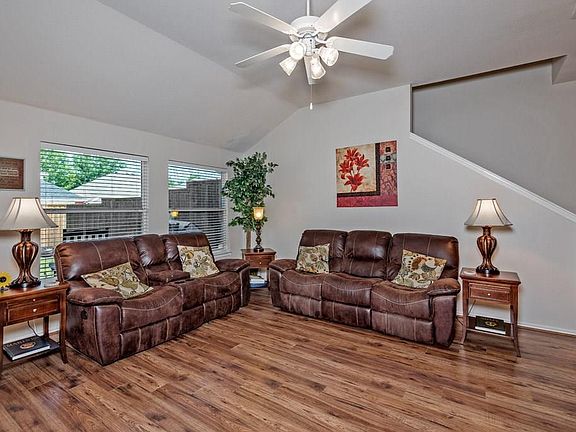 5th image of 1319 Hazelwood Dr