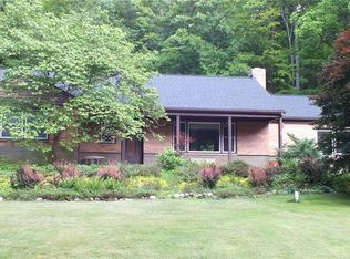 12631 Rockhaven Rd, Chesterland, OH 44026