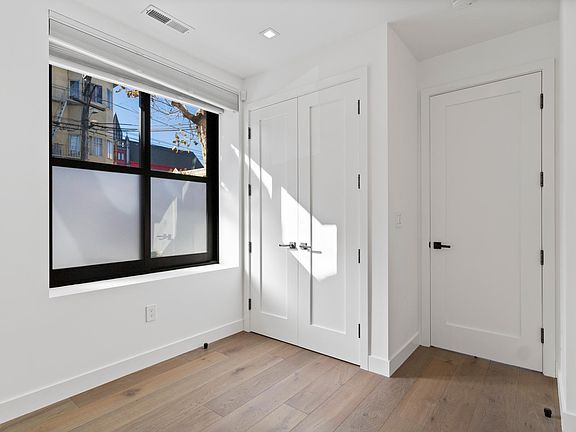 3rd image of 3099 22nd St #1