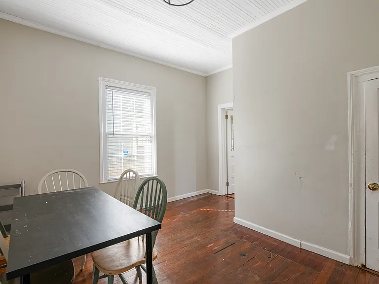 515 Center St — Photo 20