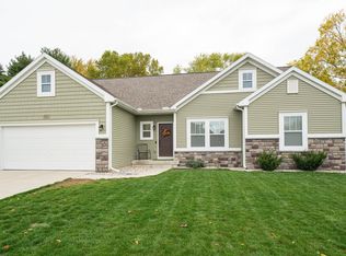 2626 Avalon Woods Dr, Portage, MI 49024