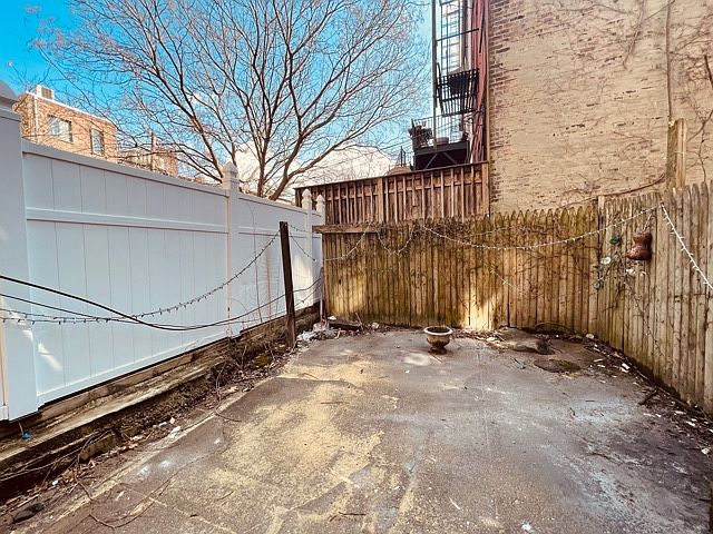 1st image of 481 4th Ave APT 1L