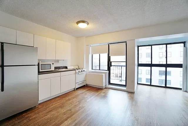 1st image of 343 W 51st St #7