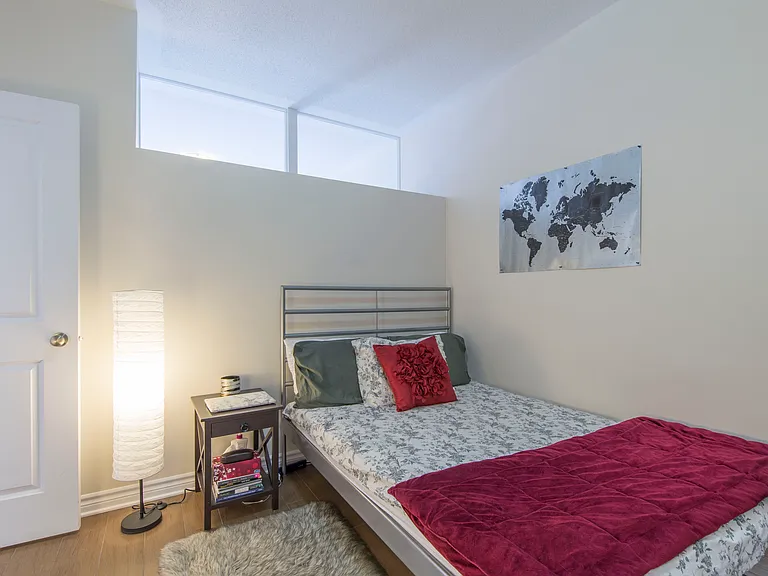 307 Lebreton St S — Photo 25