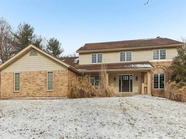 533 Red Rock Dr, Ballwin, MO 63011