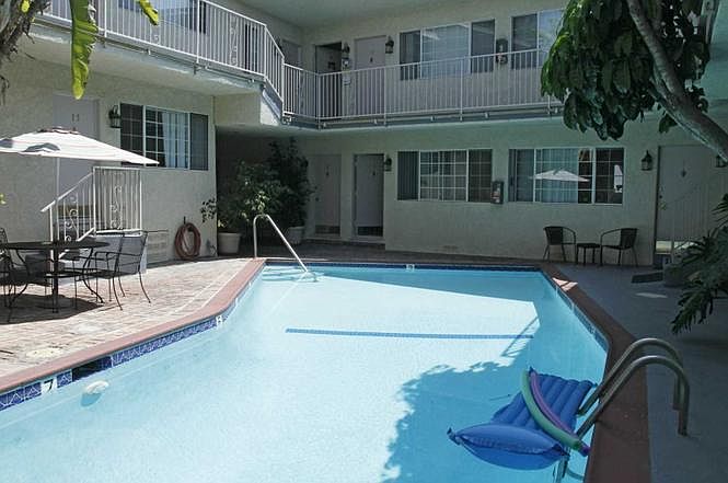 1st image of 7104 Franklin Ave APT 11