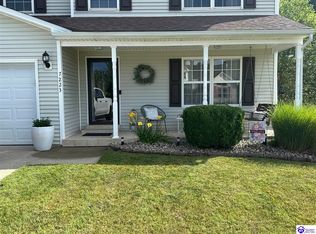 7223 S Woodland Dr, Radcliff, KY 40160