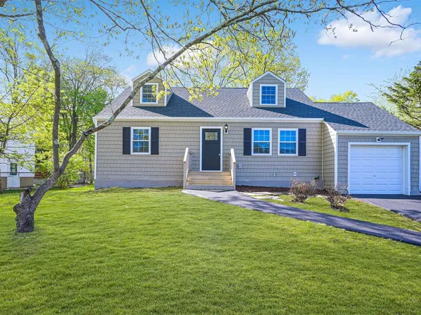 26 S Bruce Lane S, Kings Park, NY 11754