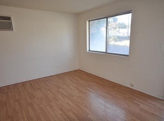 2nd image of 117 Hudson Ave APT D