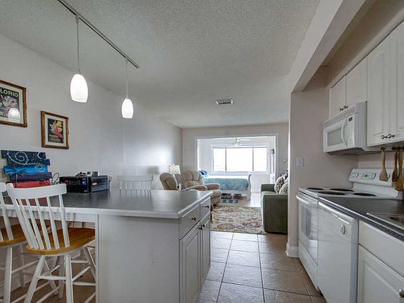 5th image of 7453 Sunset Harbor Dr #211