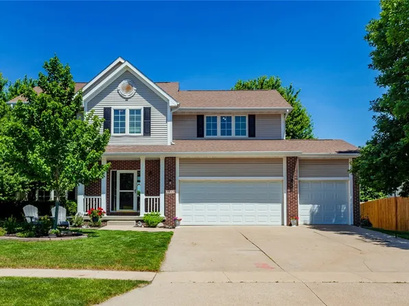 4003 Belair Dr, Urbandale, IA 50323