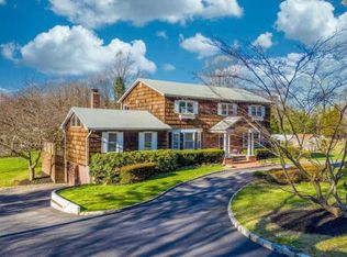 501 Half Hollow Rd, Dix Hills, NY 11746
