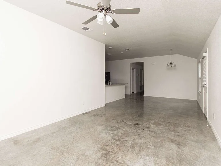 1004 Barbara Jordan St #B — Photo 3