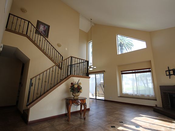 5th image of 1512 Granite Hills Dr Unit B