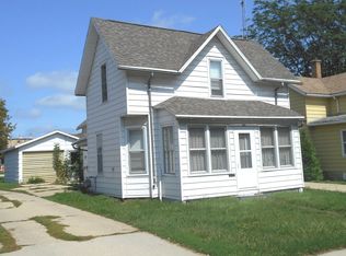 149 E Oak Grove St, Juneau, WI 53039