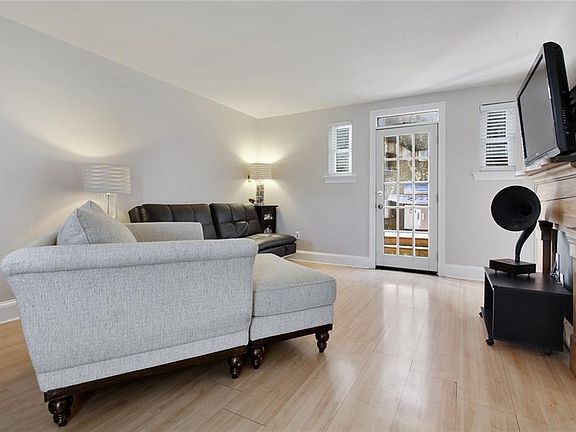 3rd image of 1919 Sophie Wright Pl APT 2