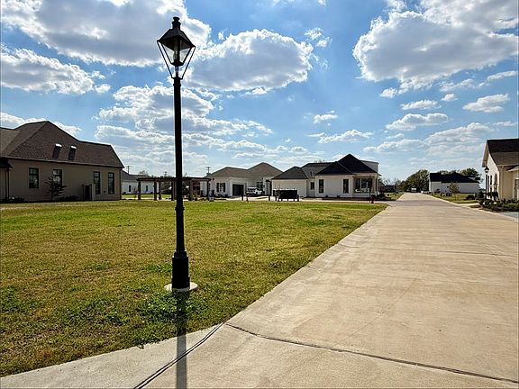 2nd image of 36 Mocking Trail Ln