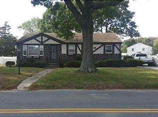 63 Wyoming Ave, Warwick, RI 02888