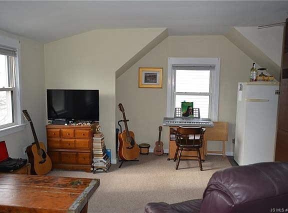 5th image of 217 N 10th St #2
