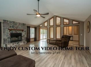 2749 Bent Tree Dr, Dexter, MI 48130