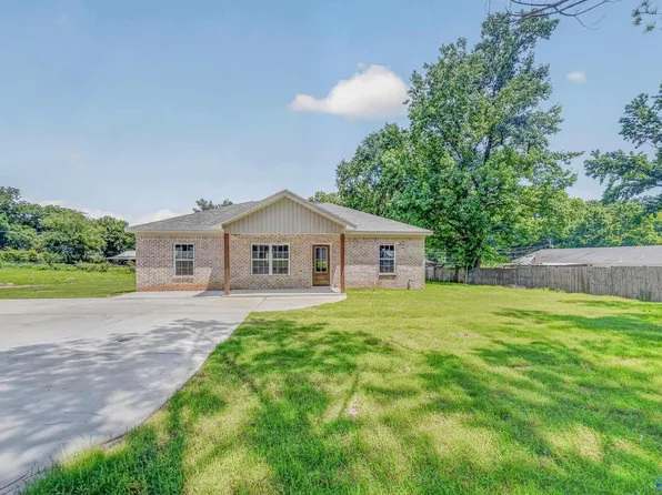 403 McDonald Ln, Guntersville, AL 35976