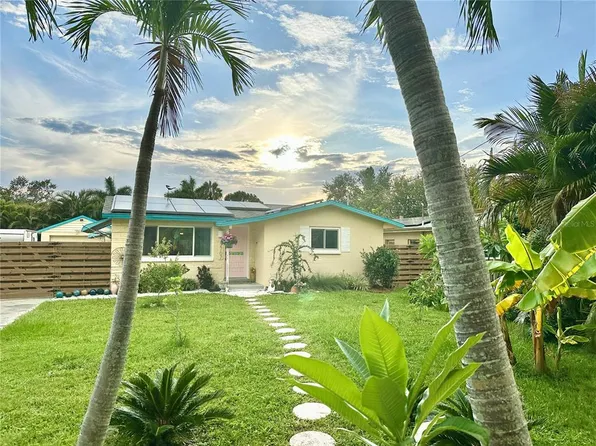 2707 56th St S, Gulfport, FL 33707