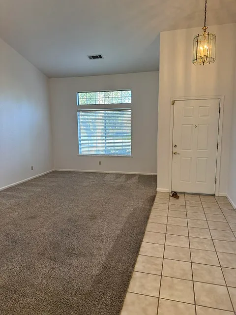 3 bed, 1916 sqft, $3,000 — Photo 3