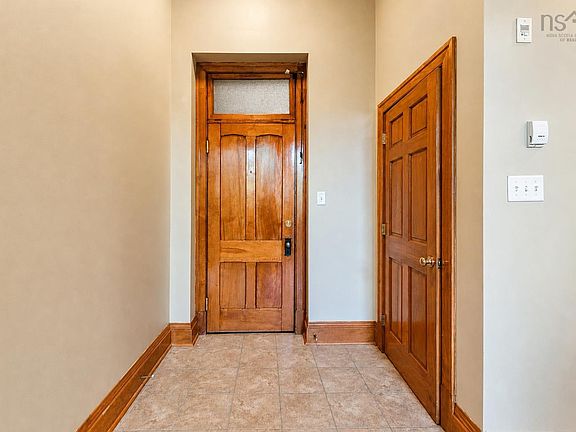 4th image of 5355 Russell St #101