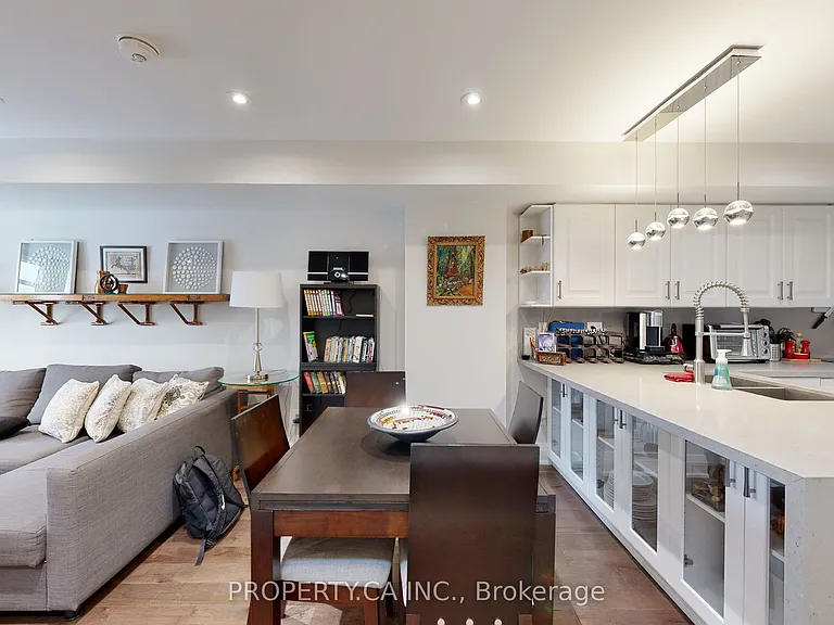 635 Christie St #UPPER — Photo 6