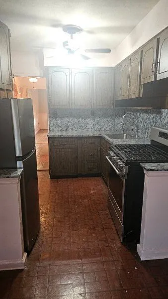 2 BR 1 Bath, pet friendly (conversion to 3 BR possible) — Photo 4