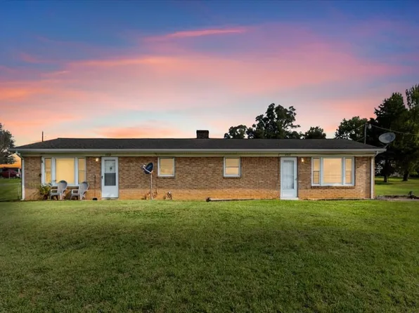 4932 Thornspring Rd #&-4934, Pulaski, VA 24301