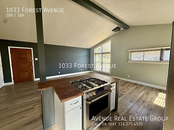 4th image of 1033 Forest Ave