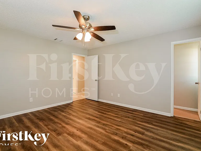 1257 Poinsettia Dr — Photo 8