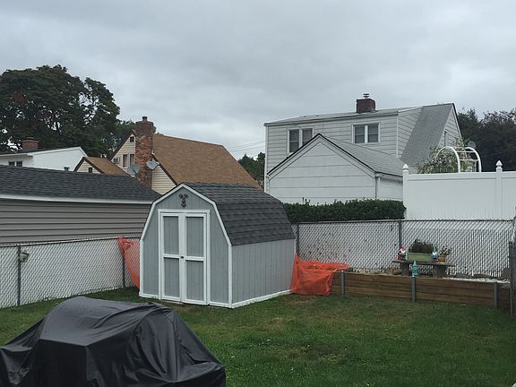 4th image of 46 Allen St