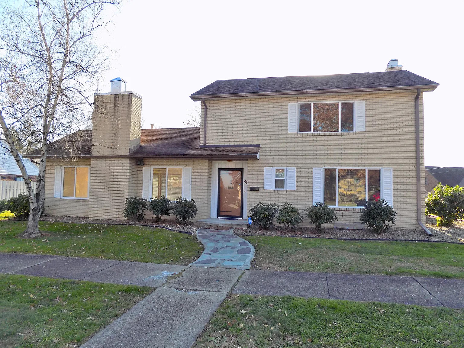 131 Stockton Ave photo 1